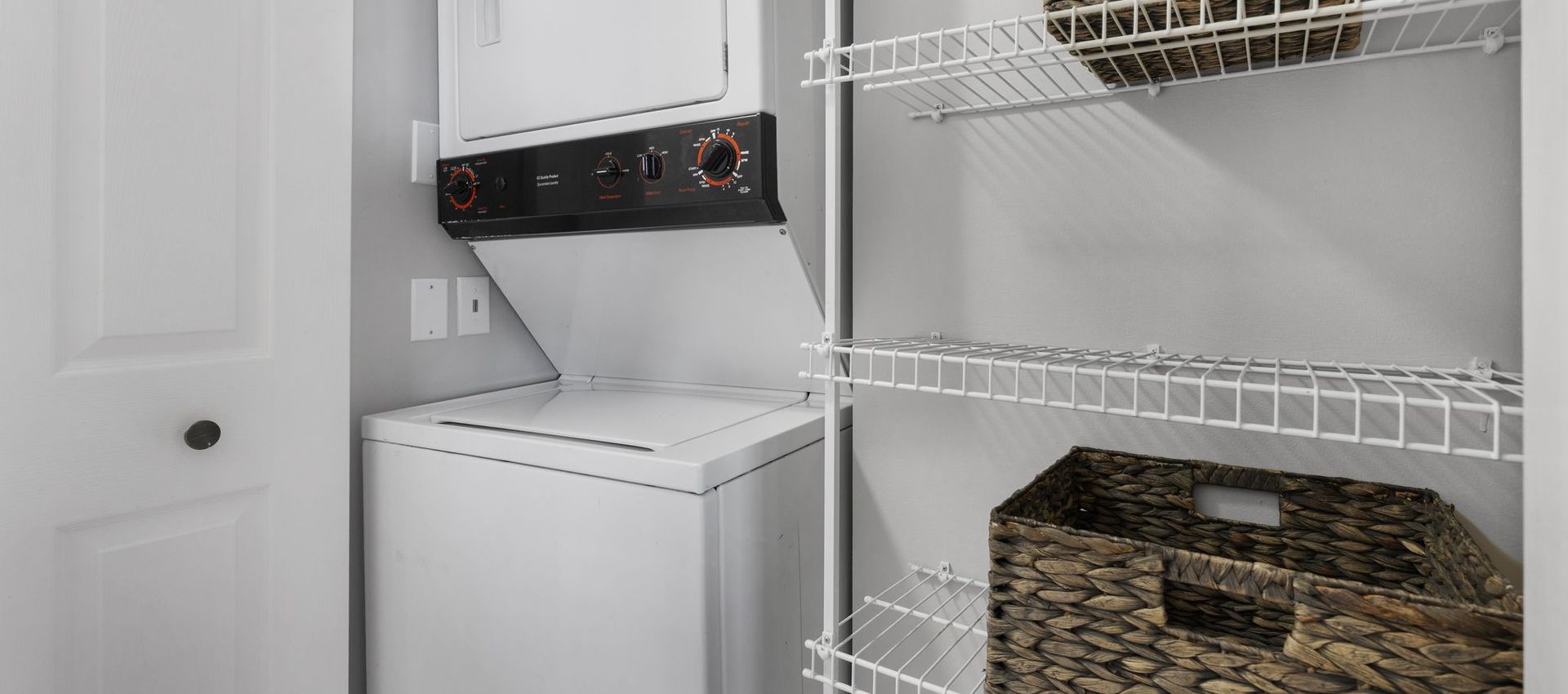 Closet & Laundry