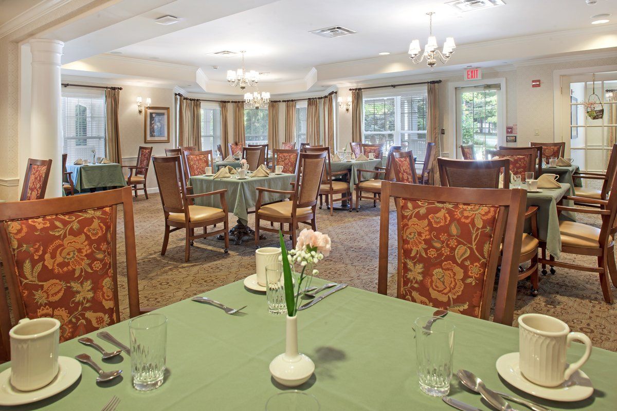 Sunrise of Mississauga Dining Room