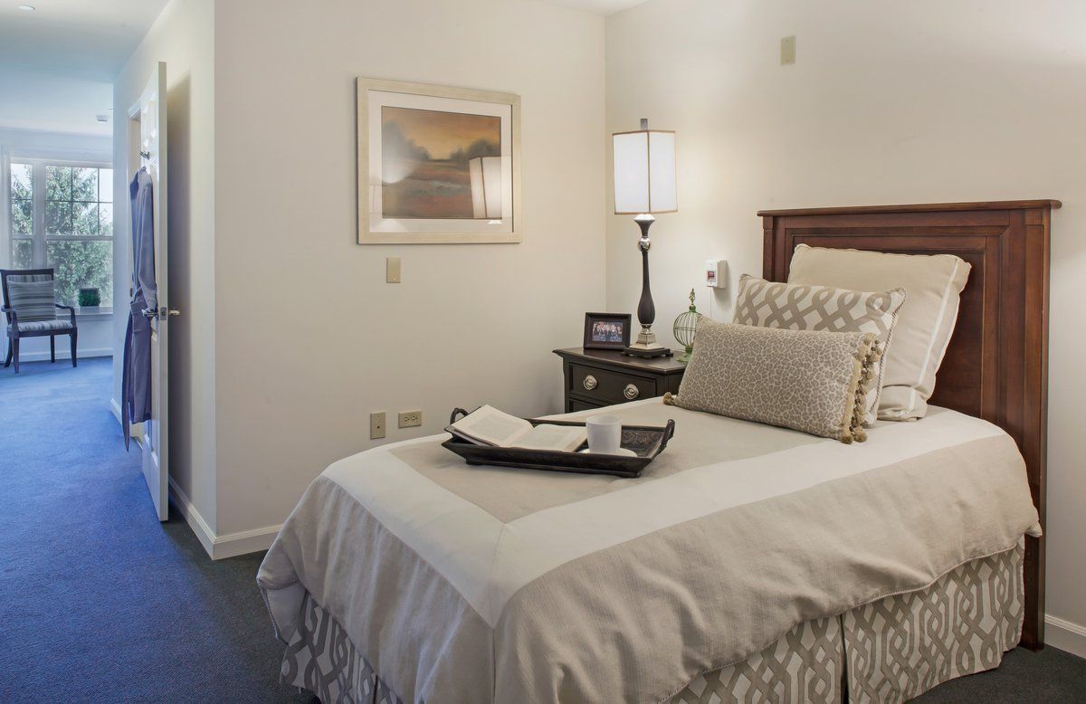 Palos Park Resident Suite Bedroom