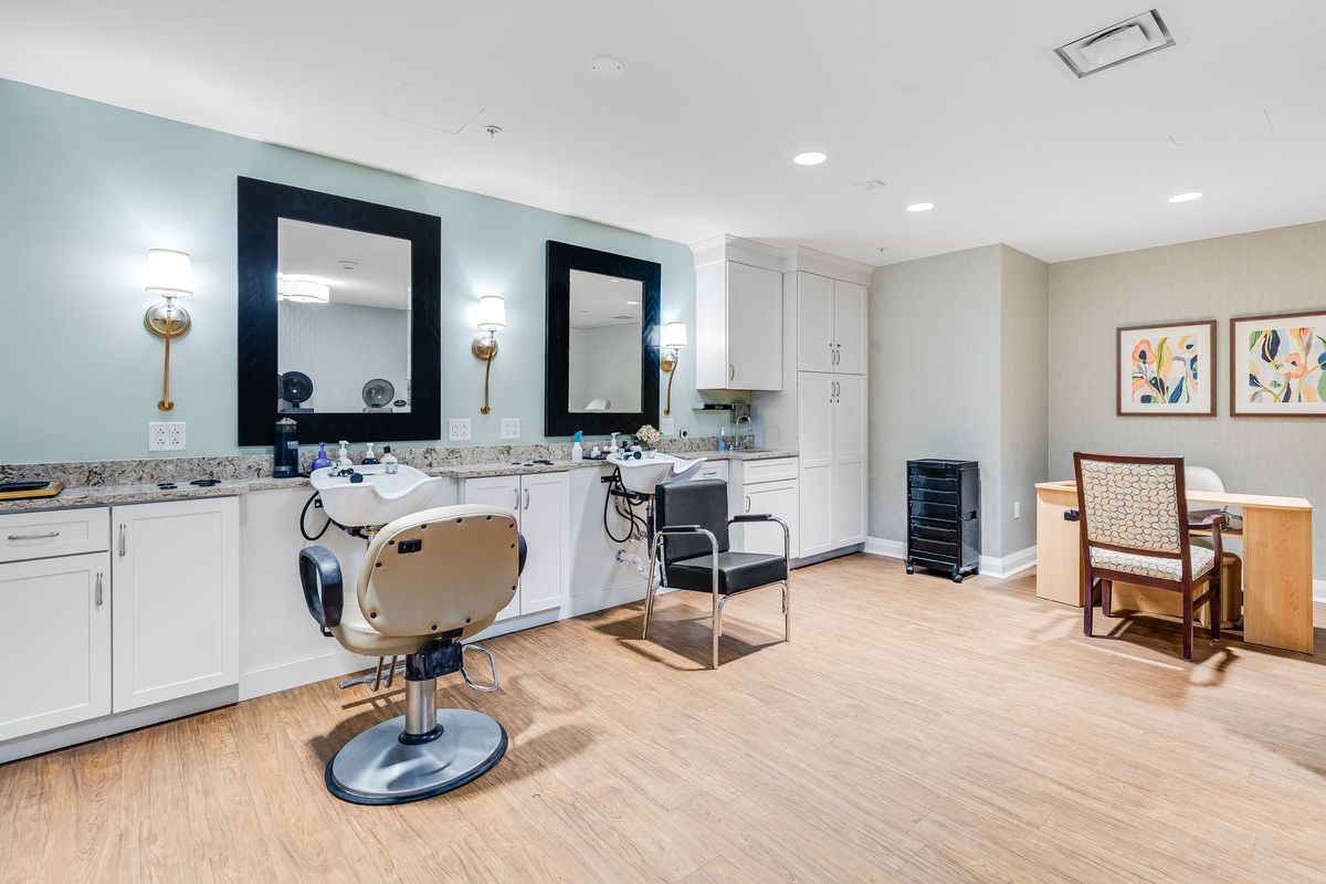 Sunrise of Summit Salon