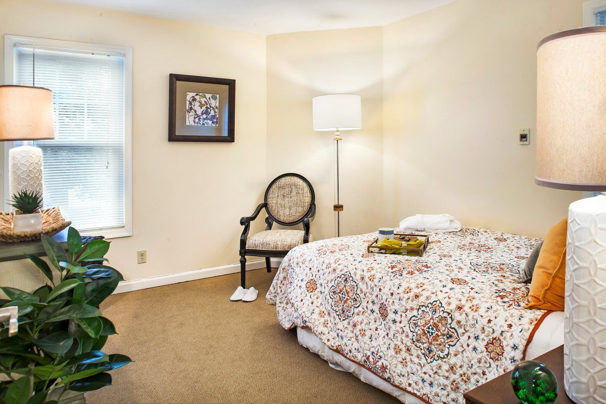 Sunrise of Arlington, In-Suite Bedroom