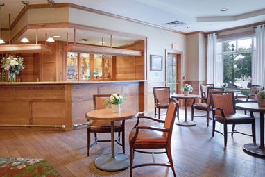 Sunrise of Thornhill | Bar