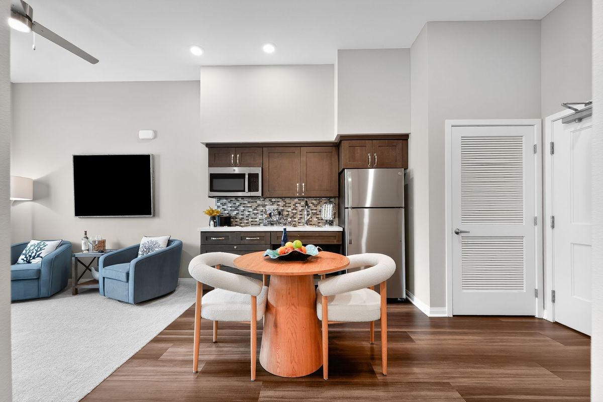 Suite Kitchen & Dining Area | Varenita of Westlake