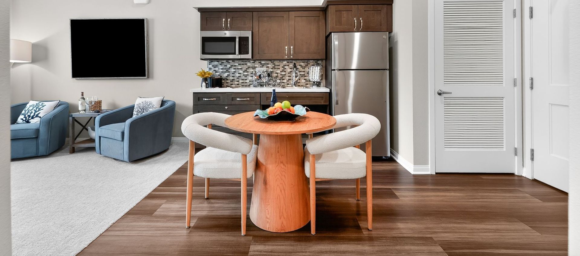 Suite Kitchen & Dining Area | Varenita of Westlake