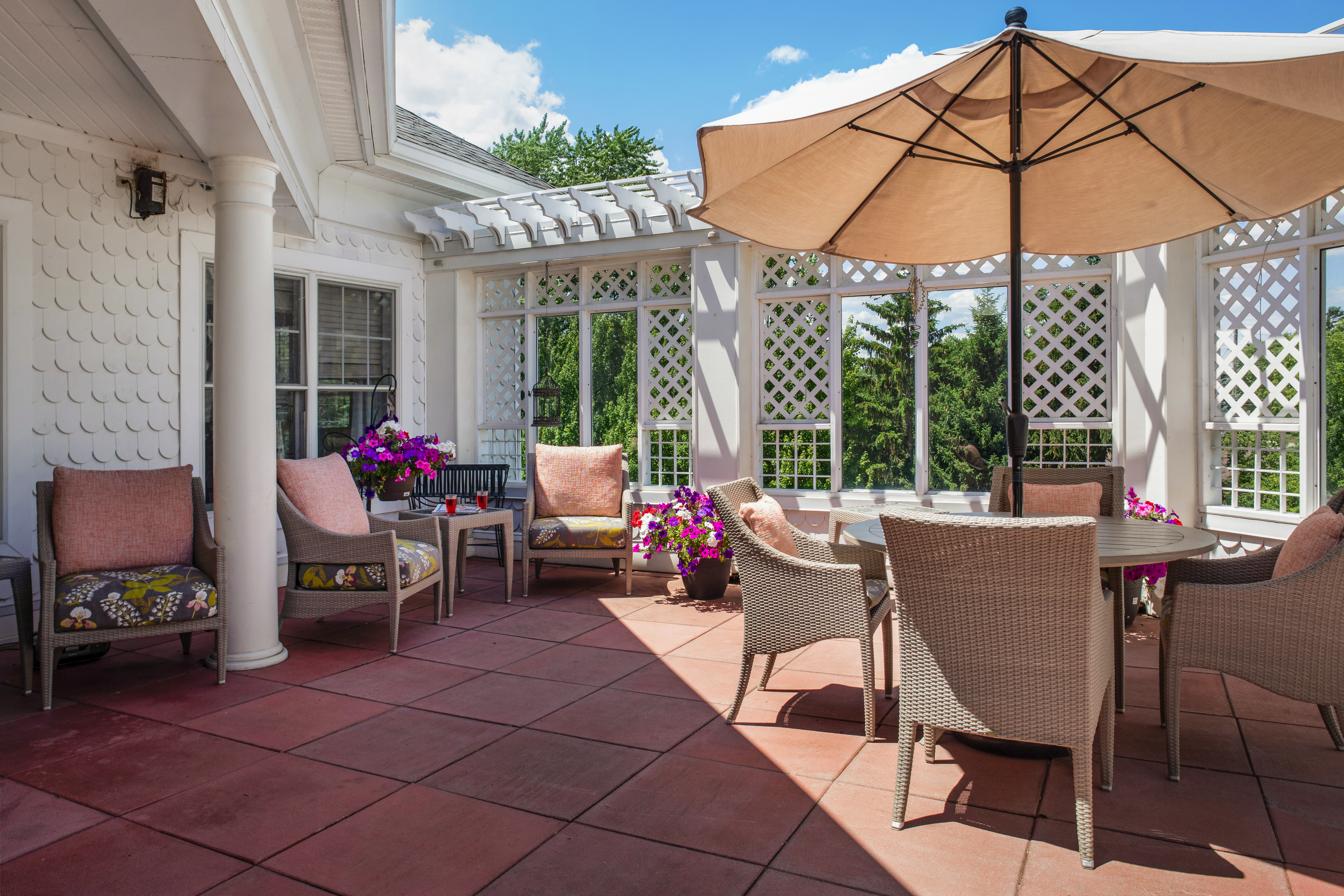 Sunrise of Burlington | Patio