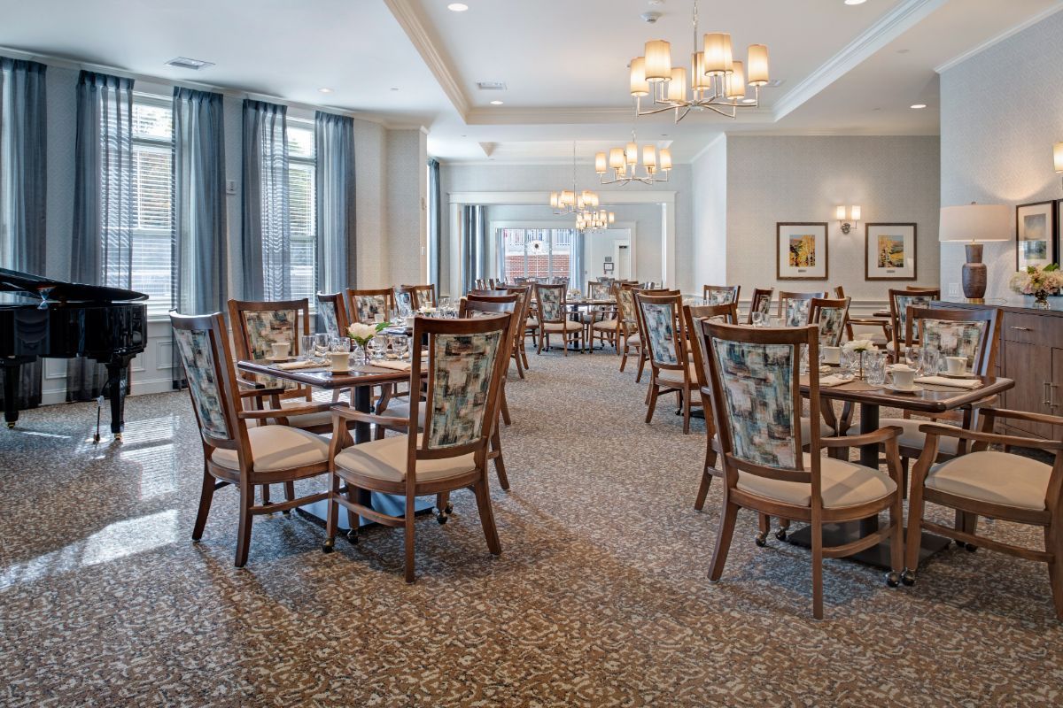 Sunrise of Fairfax Dining Room