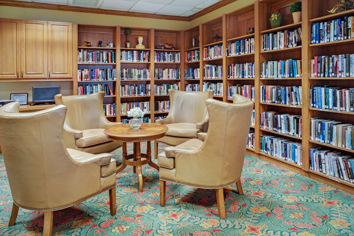 Stratford Court of Boca Pointe | Library