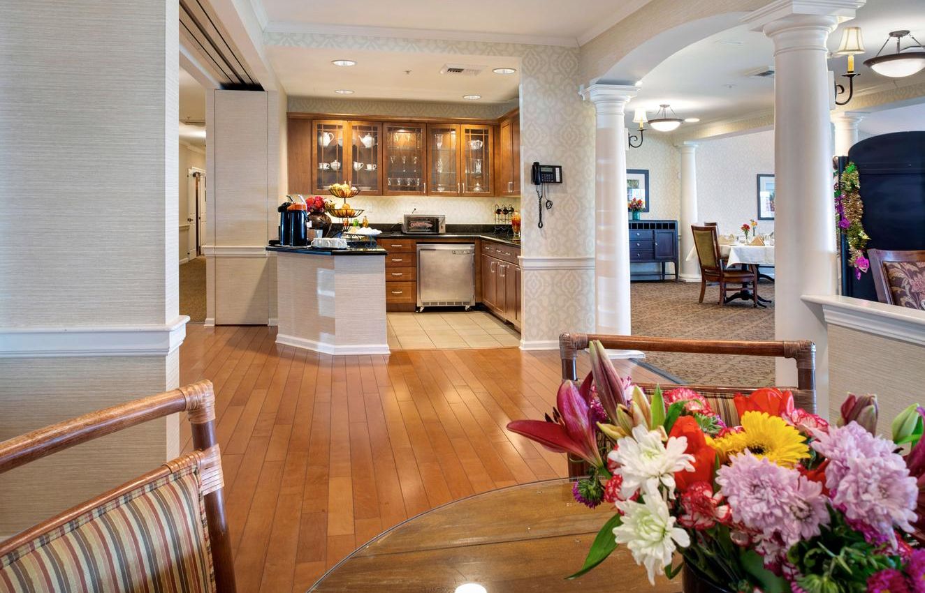 Sunrise of West Hills I bistro