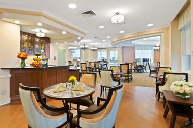 Sunrise of Lincoln Park | Dining