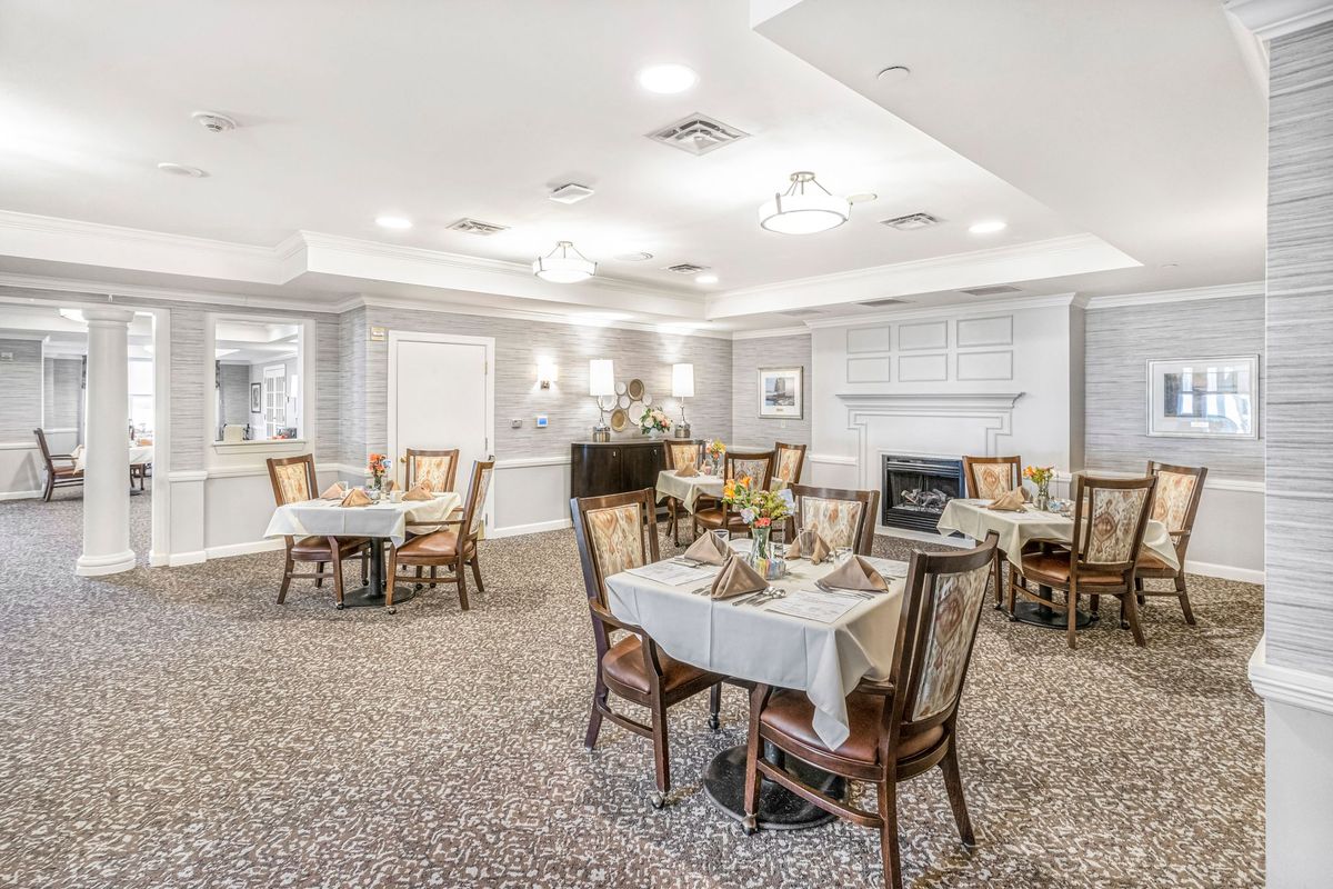 Sunrise of Leawood Dining Room