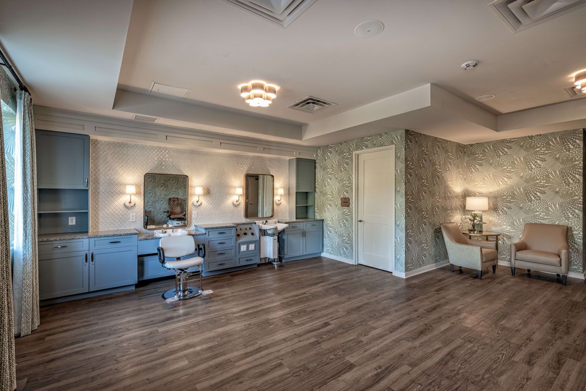 Varenita of West Cobb | Salon Image
