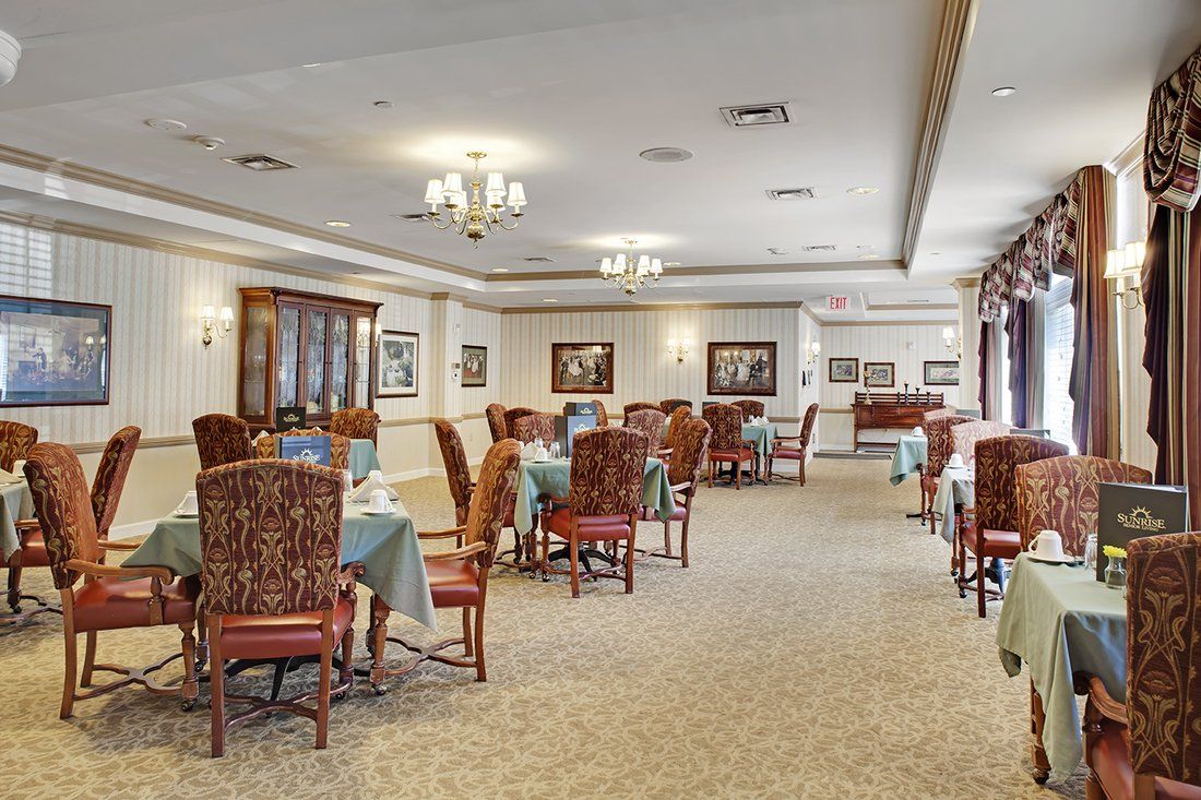 Sunrise of Minnetonka Dining Room