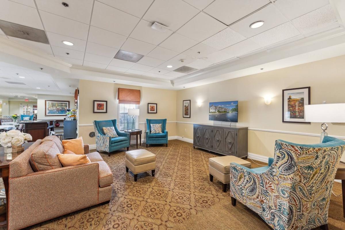 Sitting Area | Brighton Gardens of Raleigh