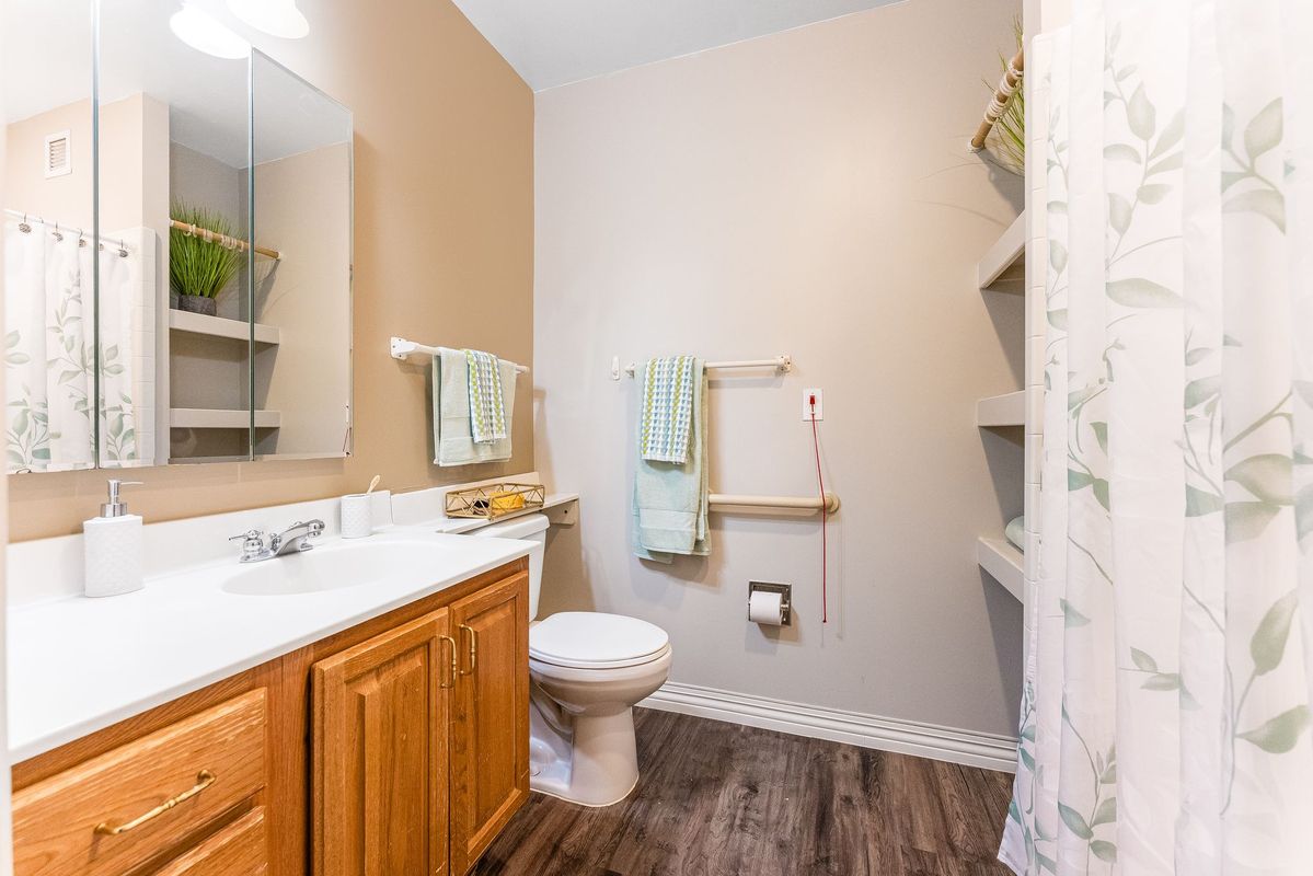 In-Suite Bathroom, Sunrise of Braintree