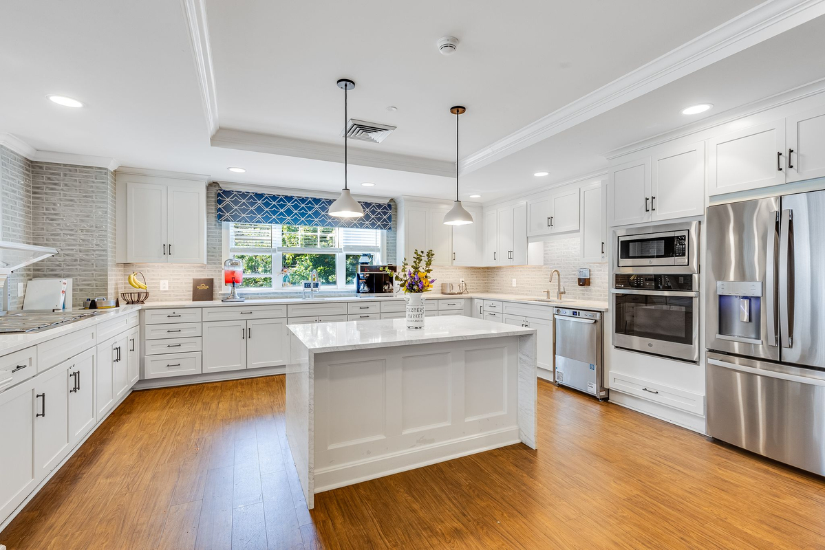 Sunrise of Marlboro Kitchen