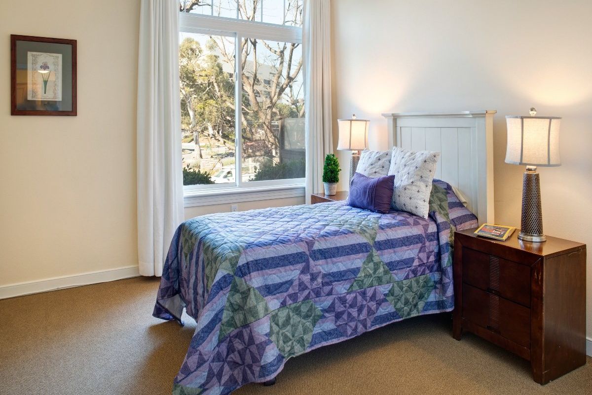 Sunrise of Huntington Beach Suite Bedroom