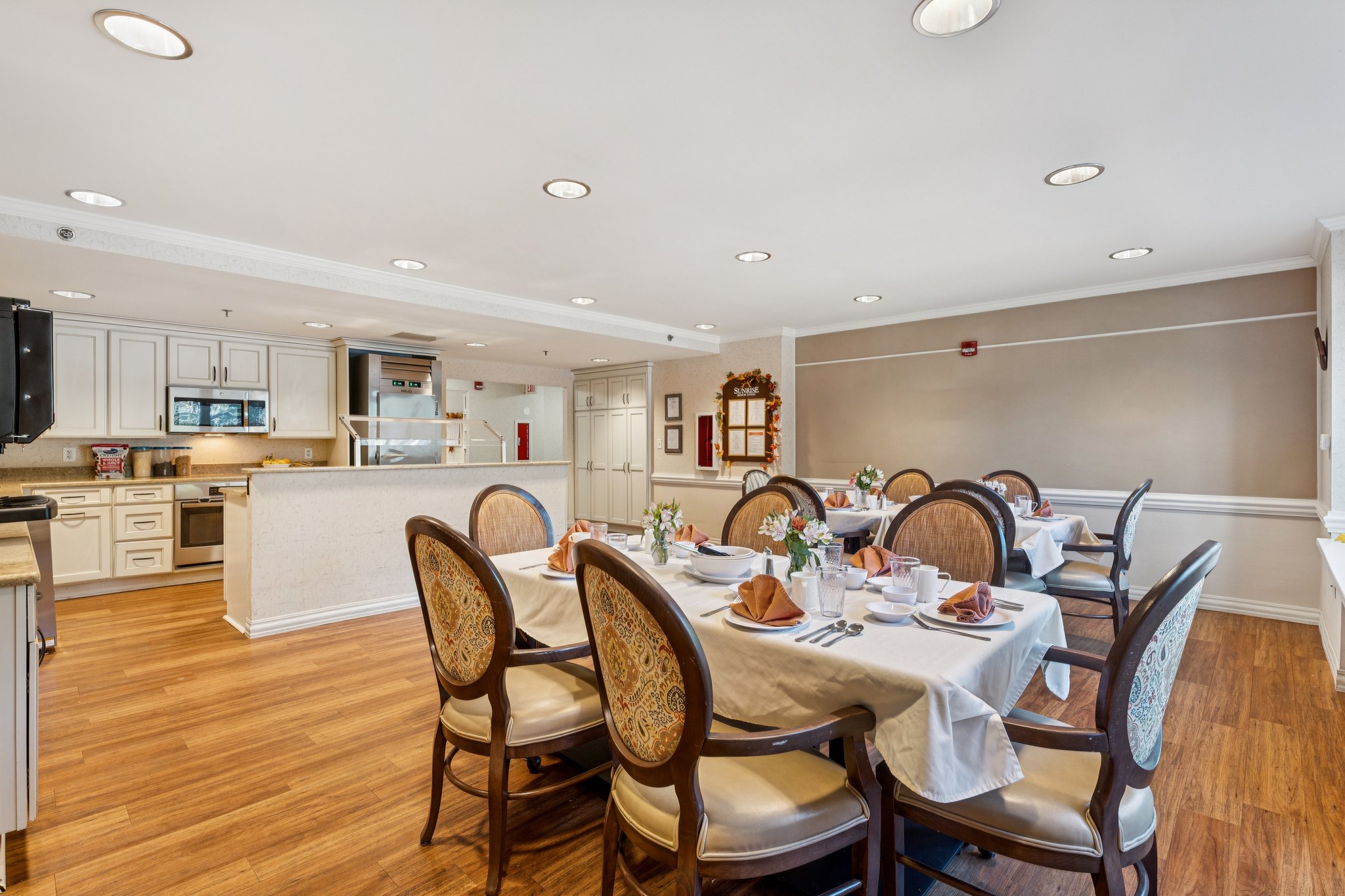 Sunrise of Montgomery Village | Terrace Club Dining