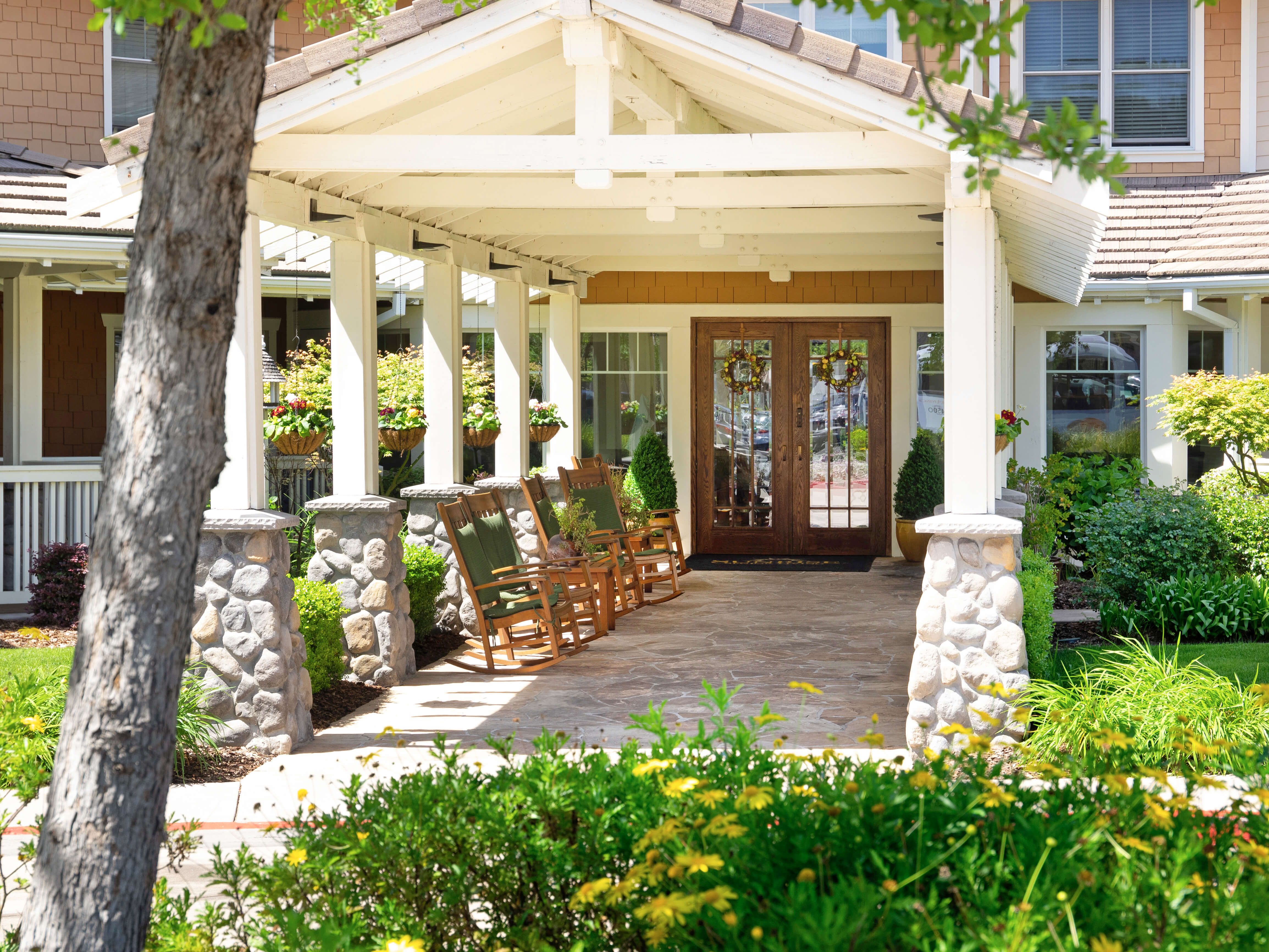 Sunrise of Carmichael | Entrance