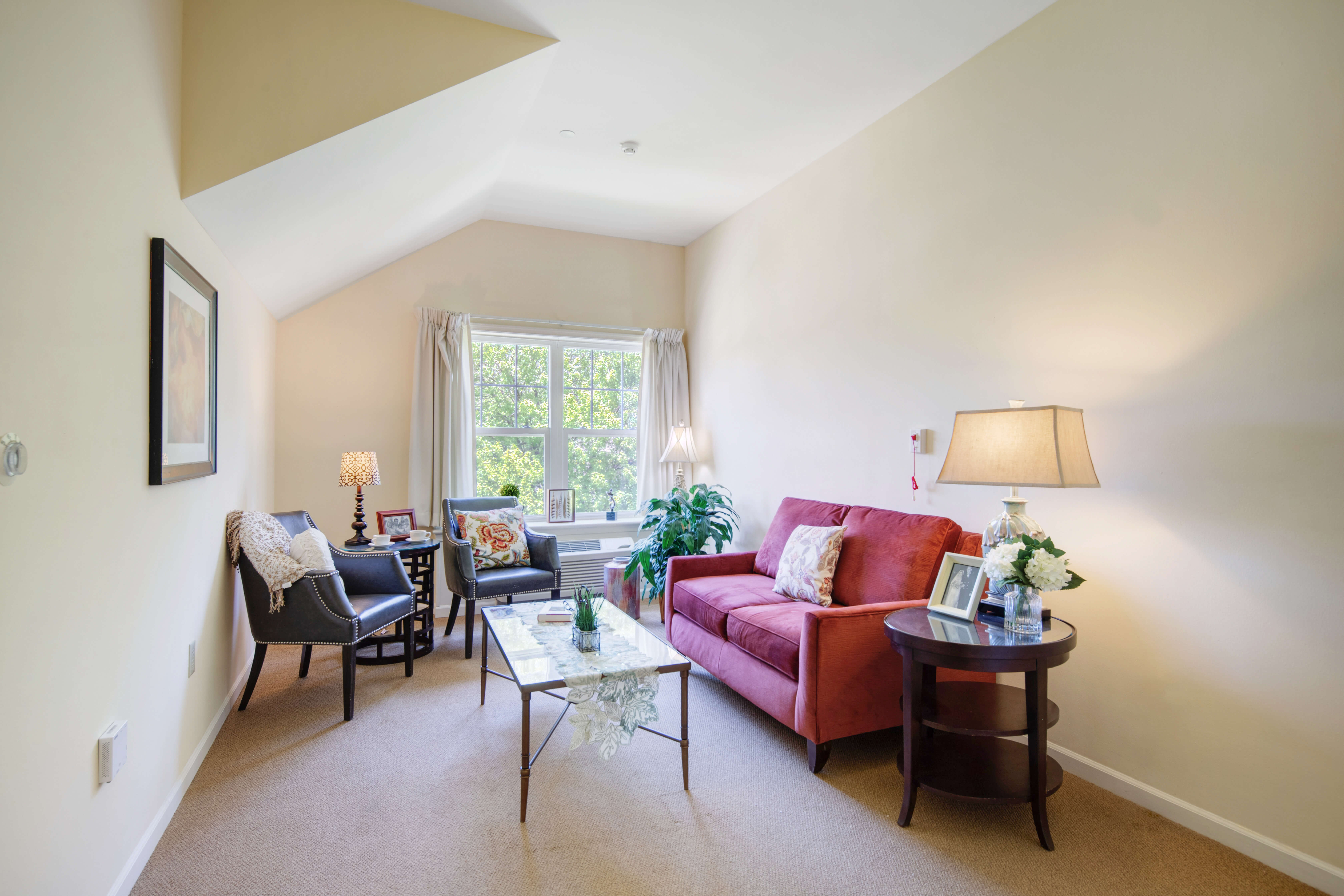 Sunrise of West Bloomfield | Living Room