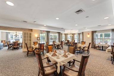 Dining Room | Sunrise of East Setauket 