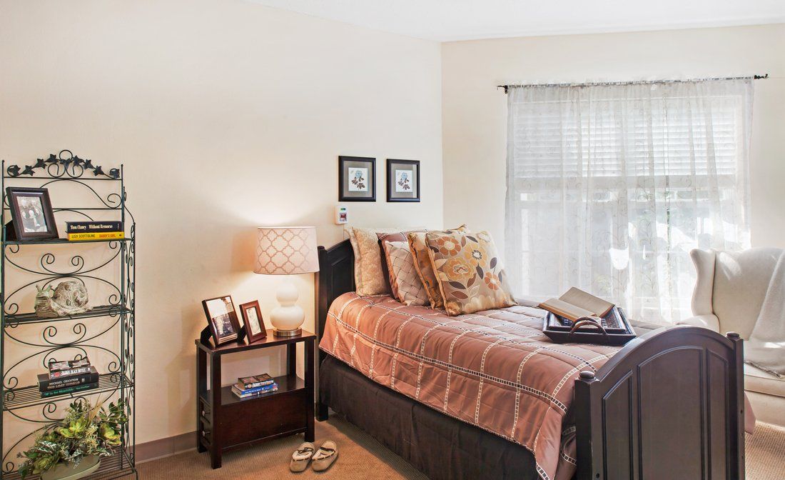 Resident Suite Bedroom at Brighton Gardens of Dunwoody, GA