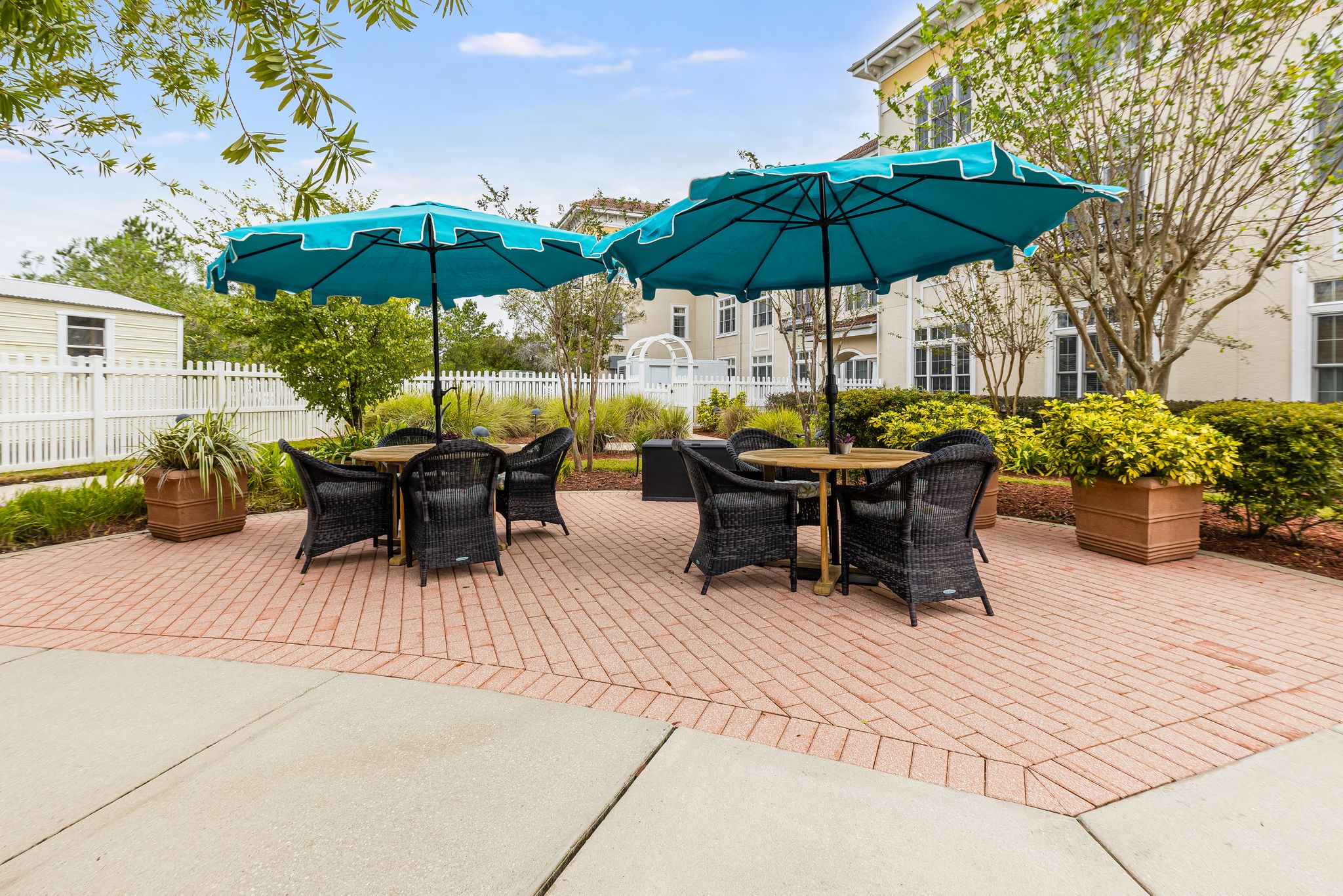 Sunrise of Jacksonville | Courtyard