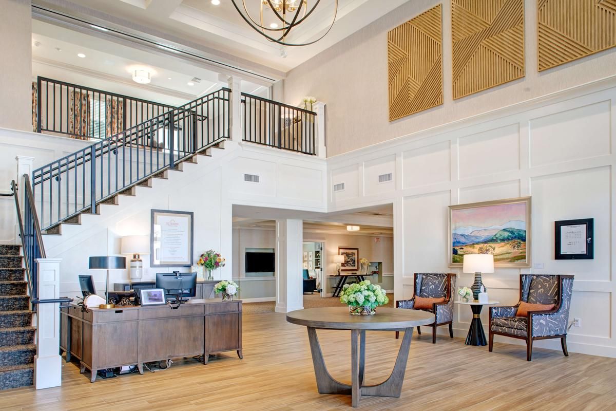 Sunrise of Orange | Lobby