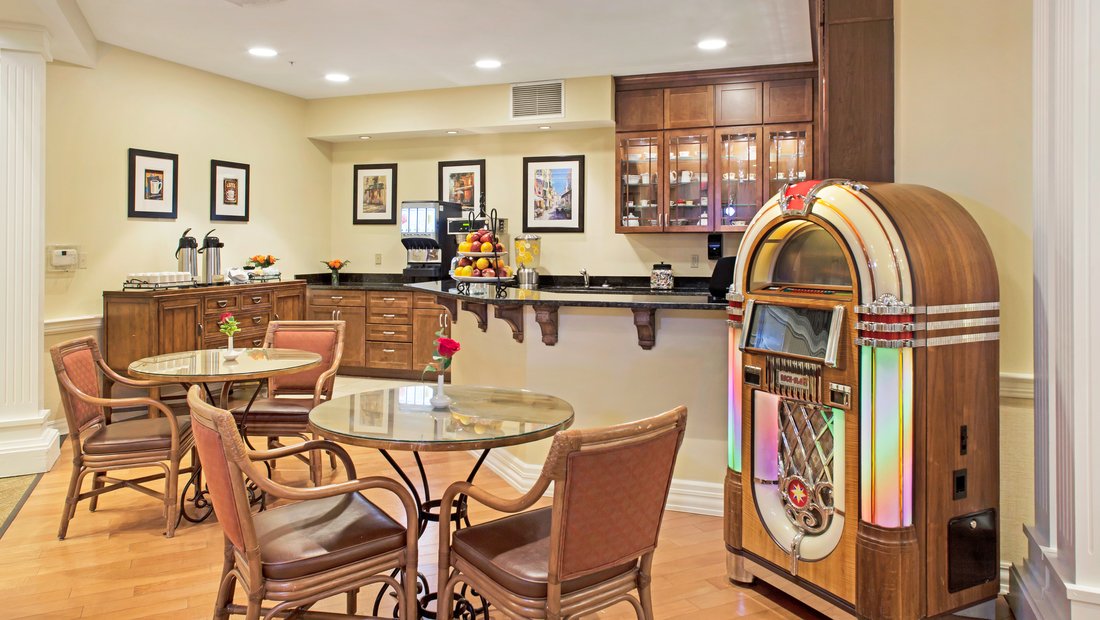 Bistro | Sunrise of Bellevue