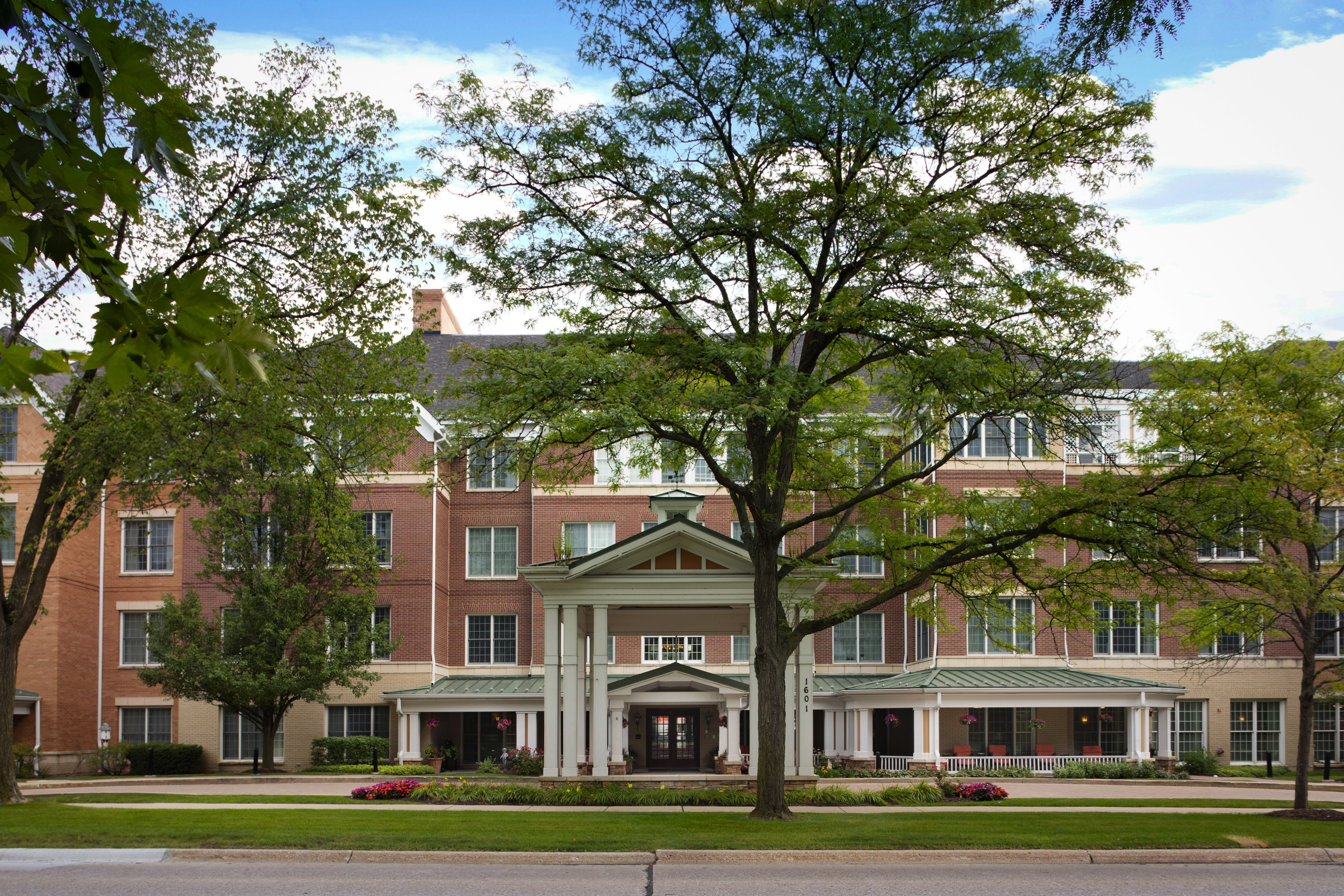 Sunrise of Lincoln Park | Exterior
