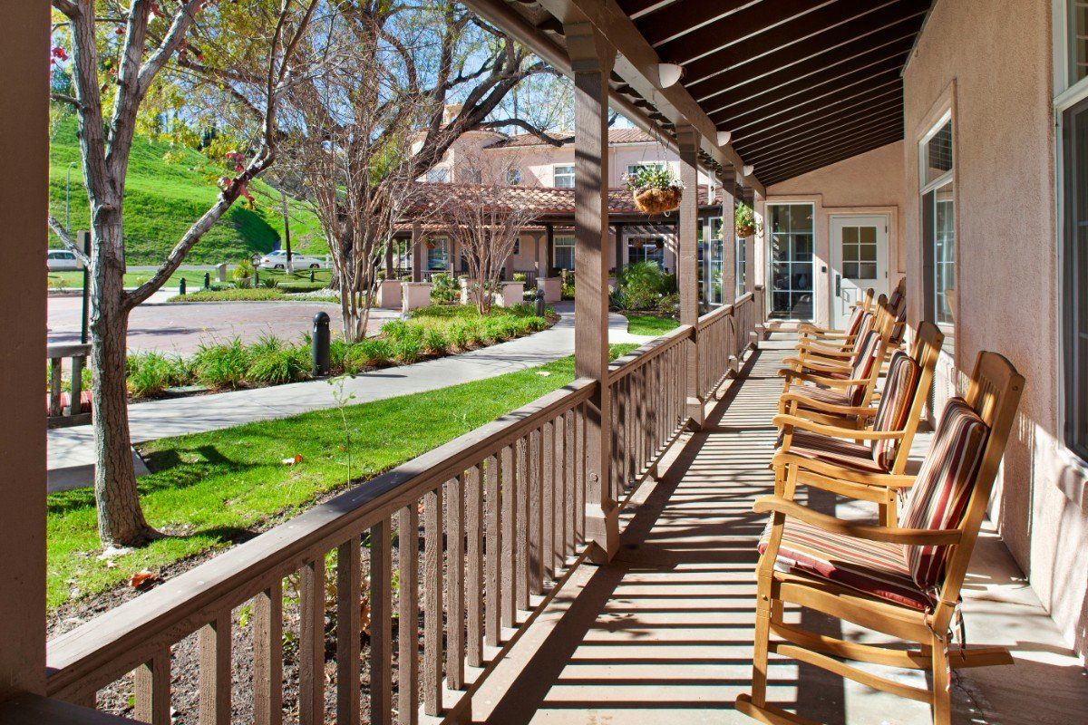 Outdoor Seating, Sunrise of West Hills