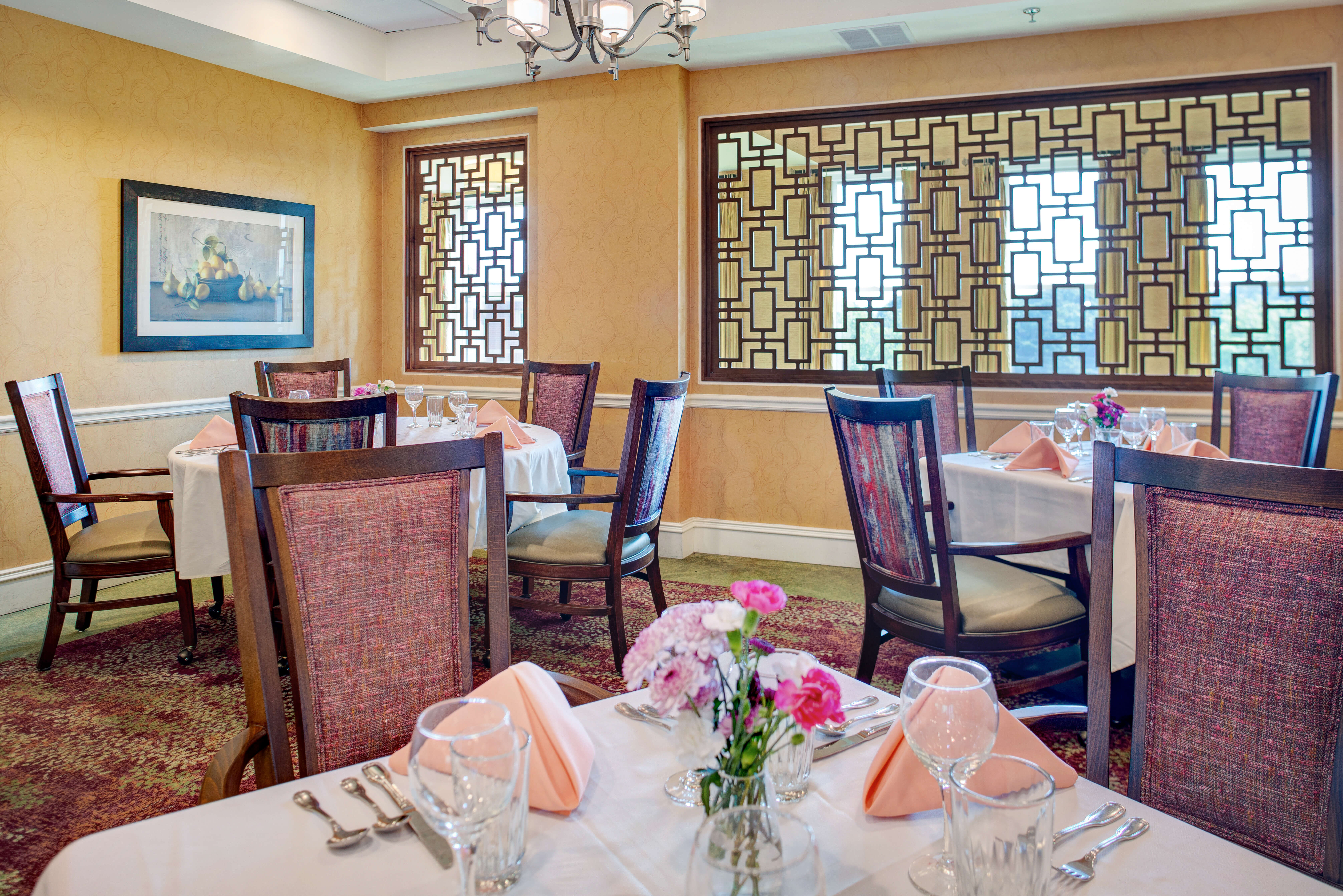 Sunrise at Huntcliff Summit I I Dining