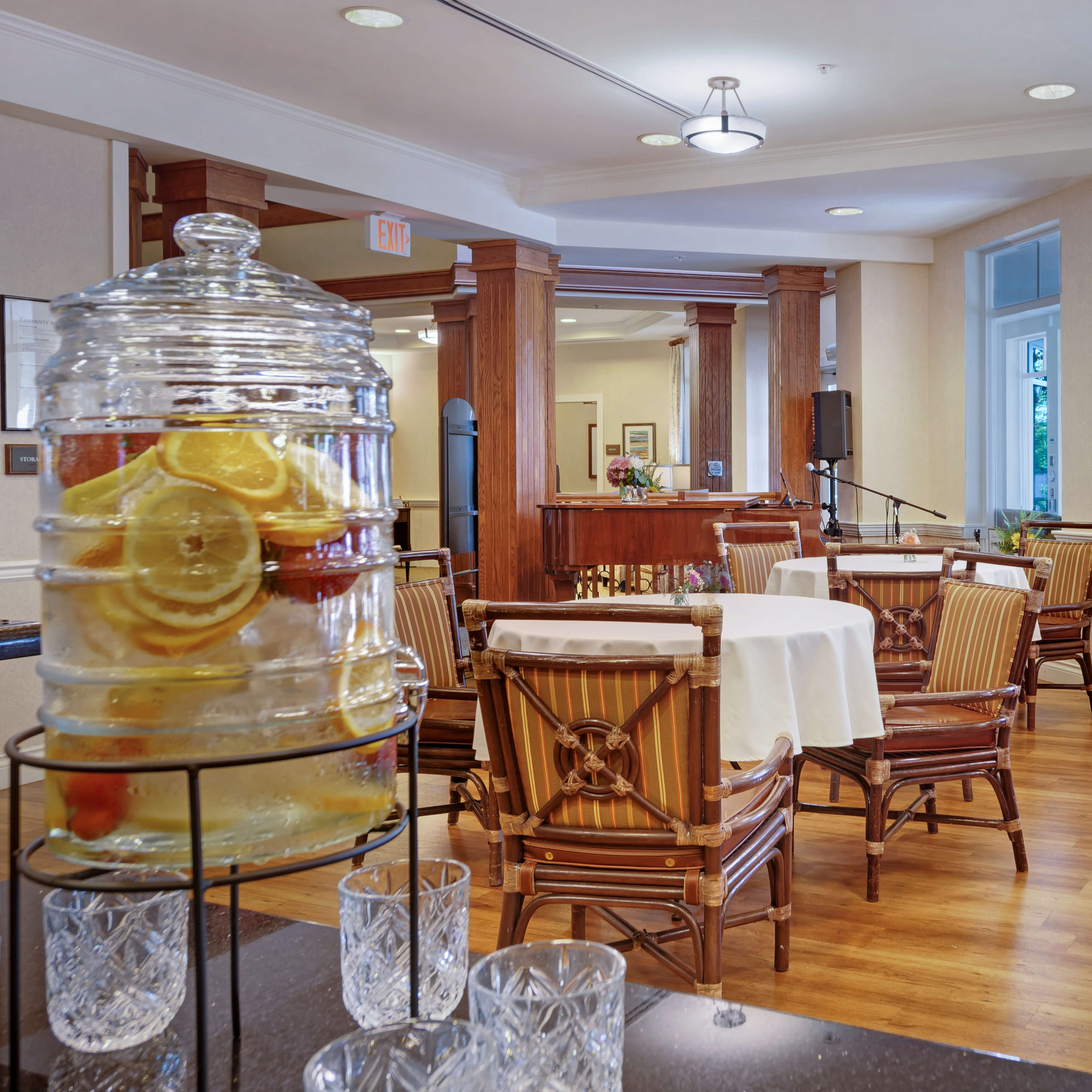 Sunrise of Lynn Valley | Bistro