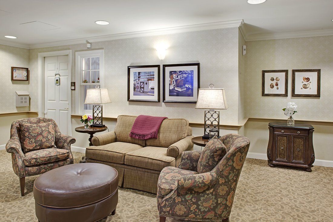 Sunrise of Naperville Living Area