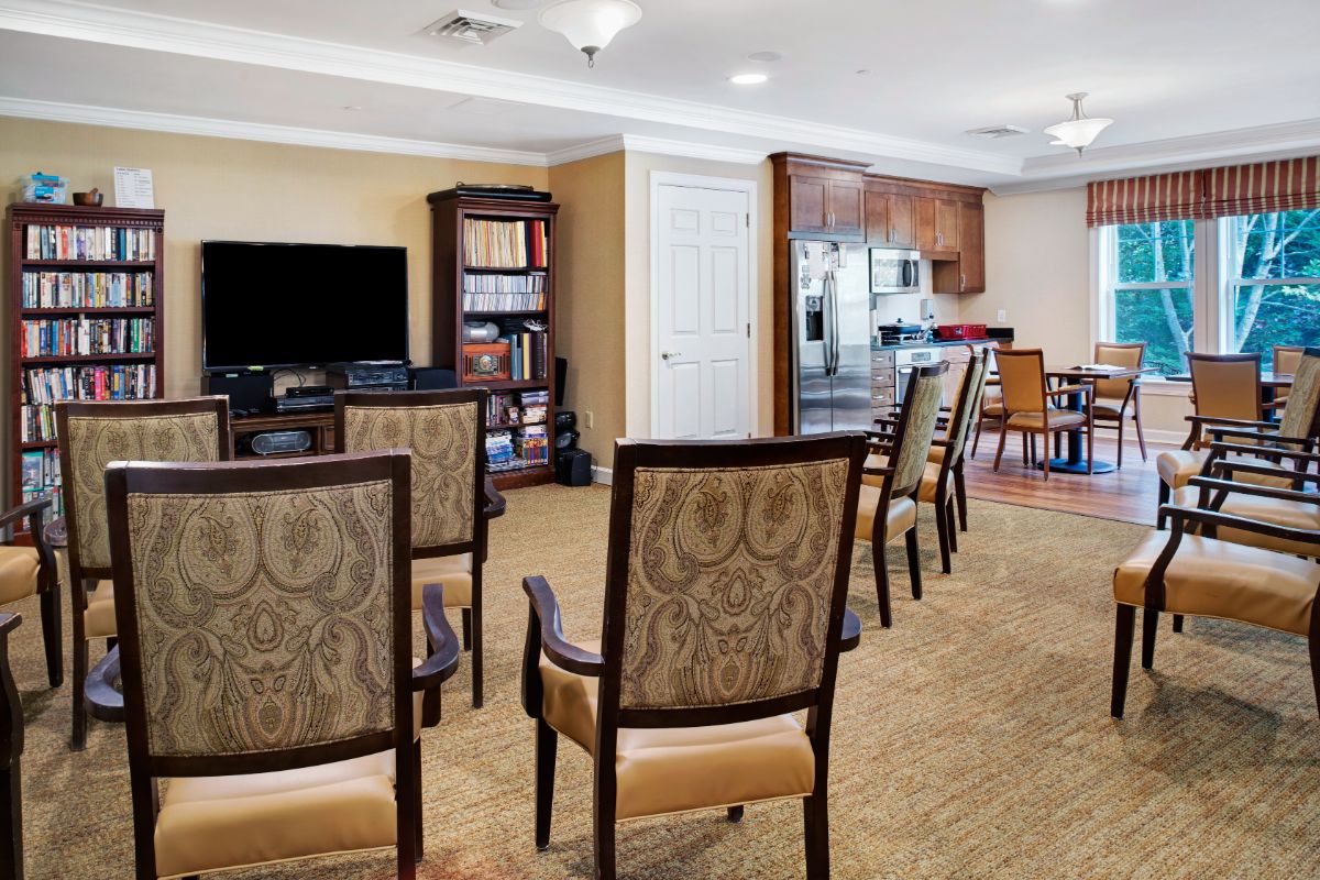 Sunrise of Arlington | Activity Room