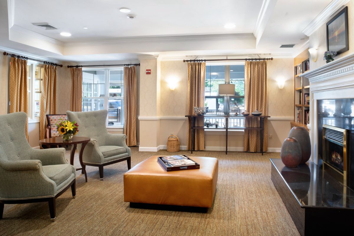 Sunrise of Arlington | Living Room