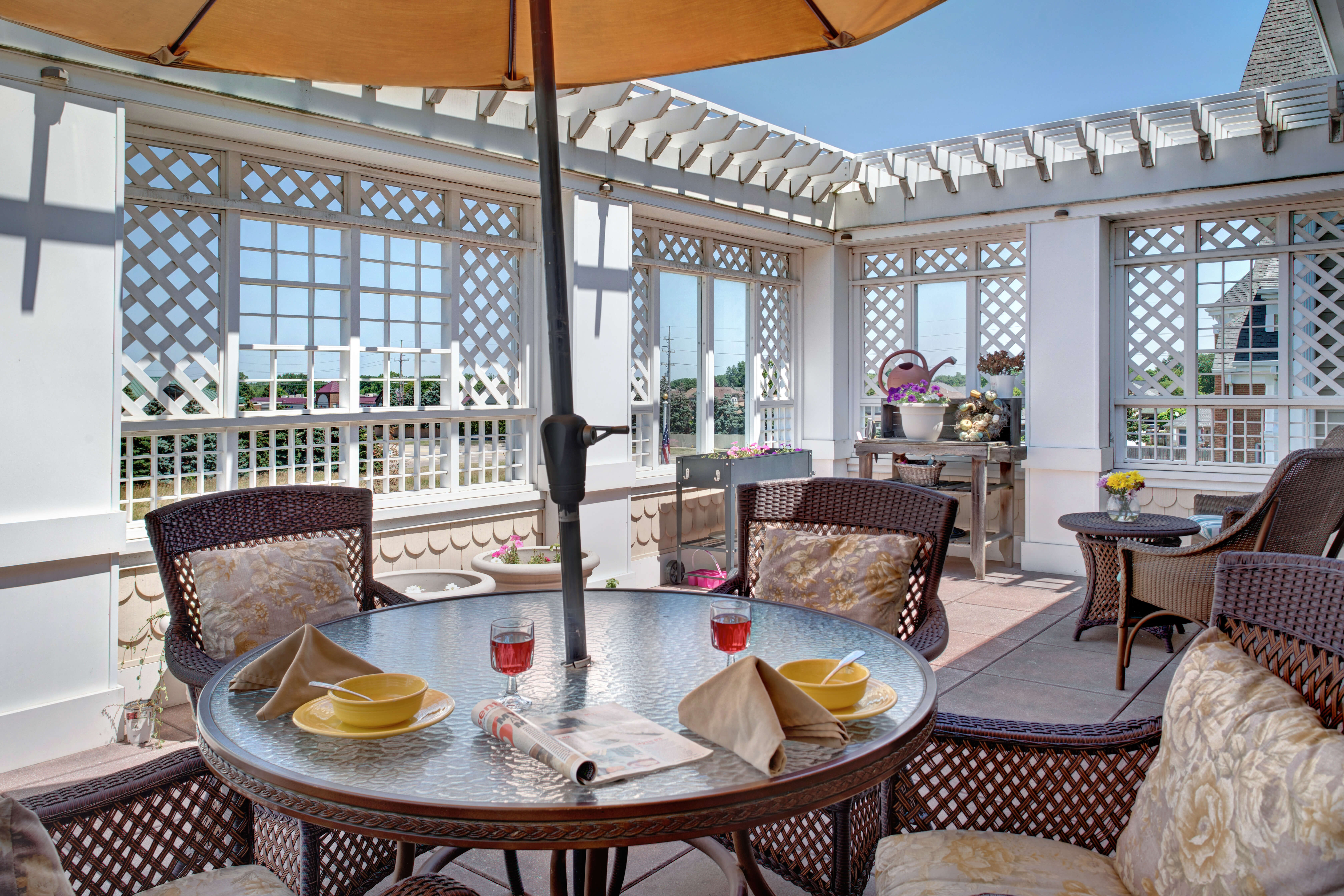 Sunrise of Shelby Township | Porch