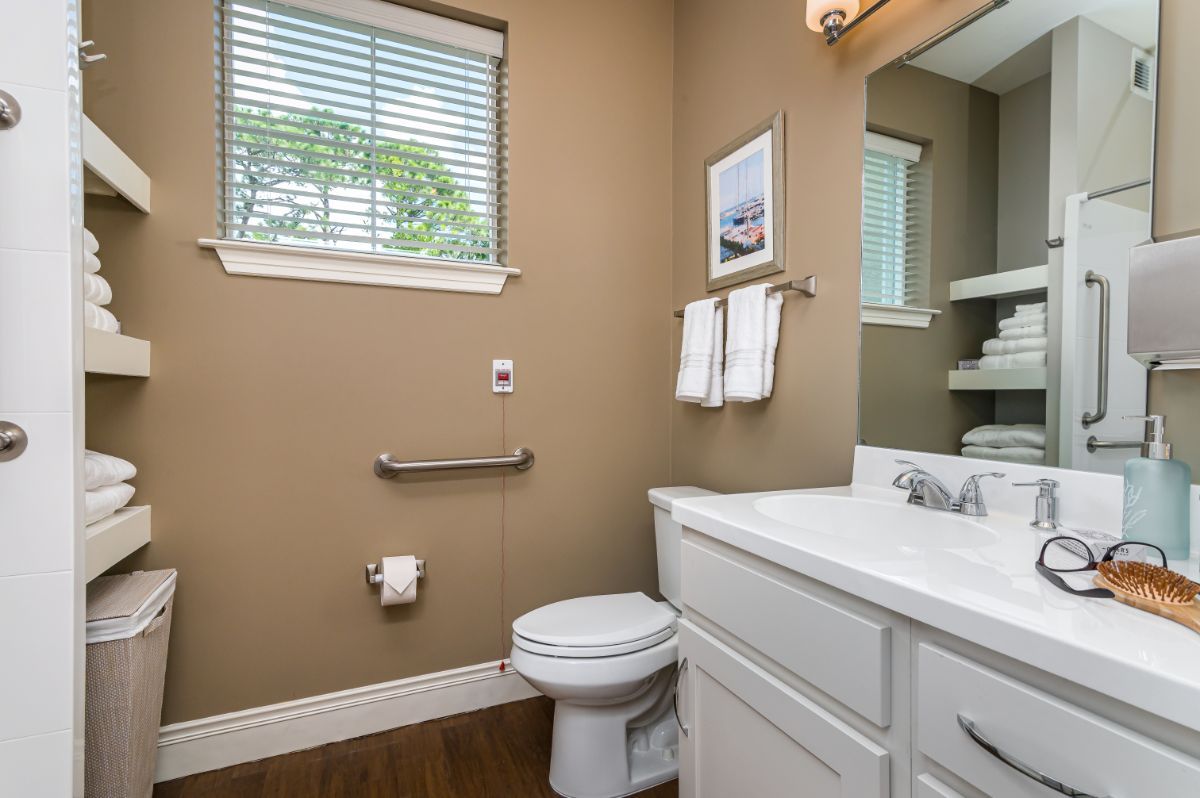 Sunrise of Boynton Beach One-Bedroom Bathroom