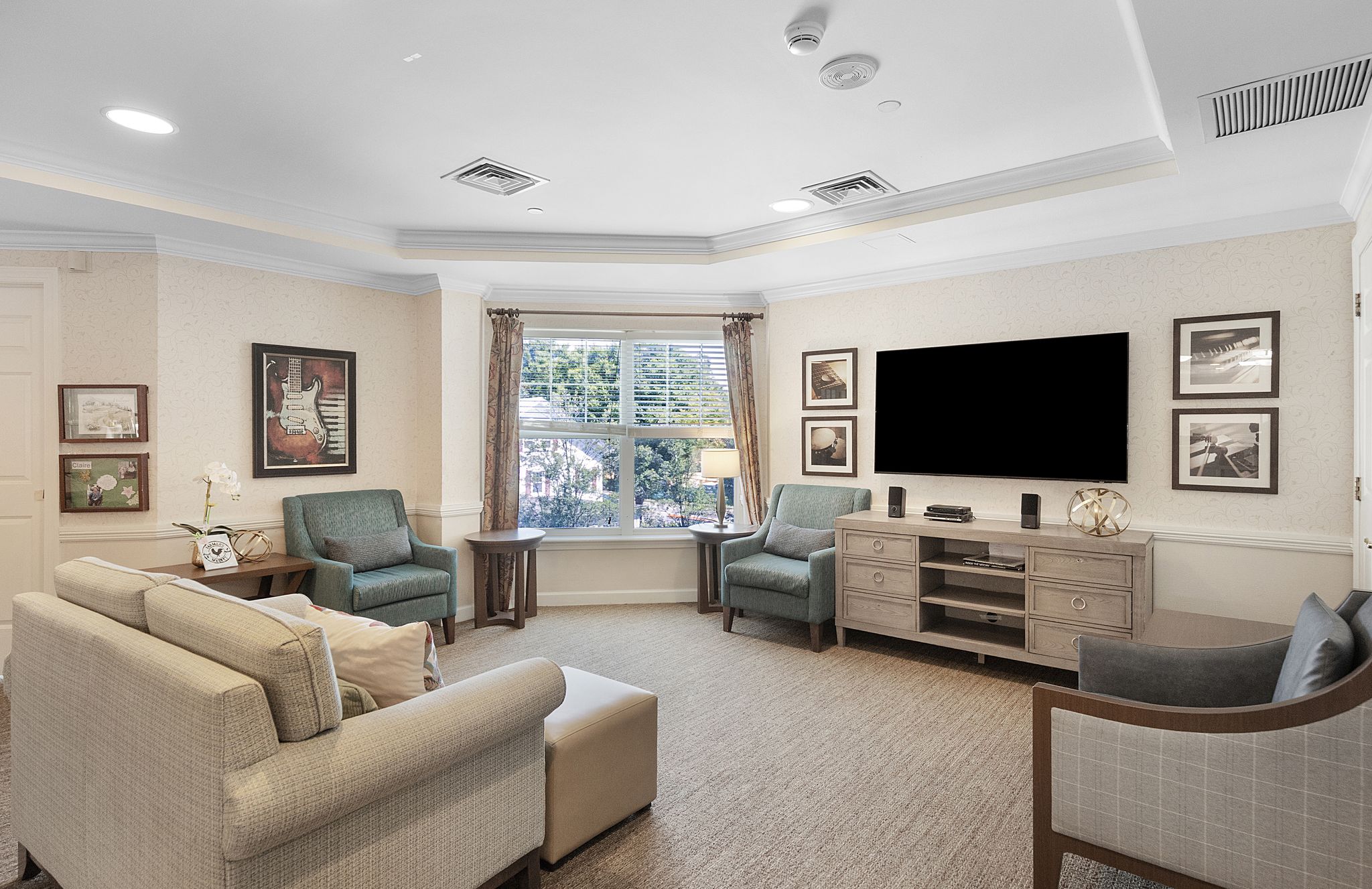 Sunrise of Paramus I Living Room 