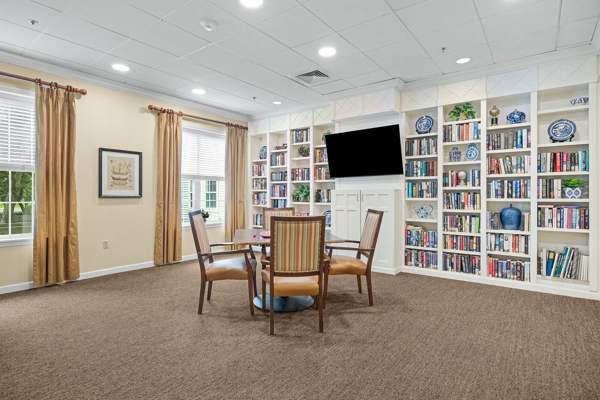 Brighton Gardens of Mountainside Living Room