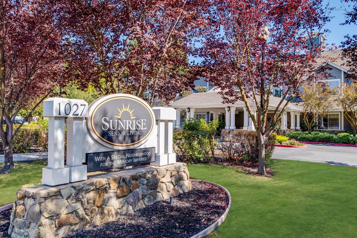 Assisted Living &amp; Memory Care in Danville, CA | Sunrise Senior Living