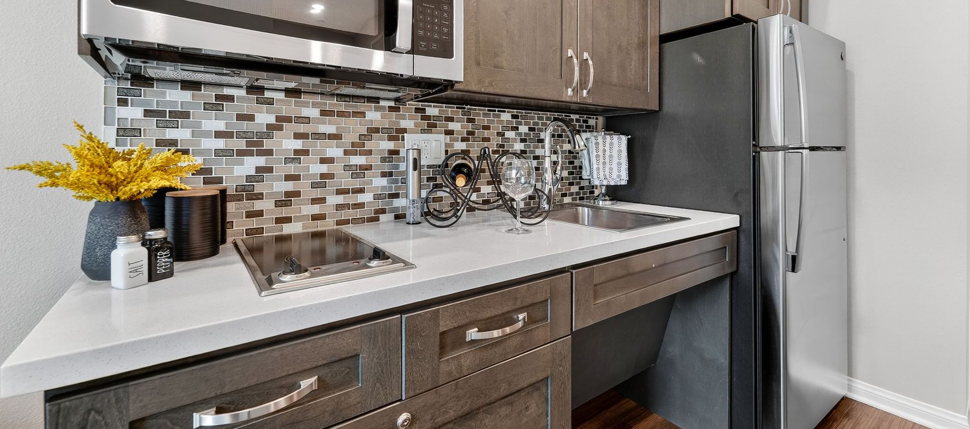 Suite Kitchenette | Varenita of Westlake