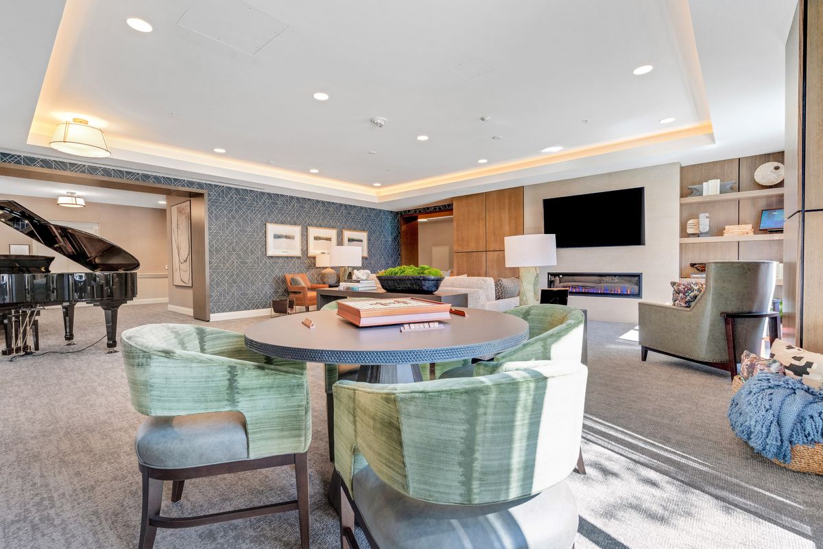 Sunrise at Lonsdale Square | Living Room