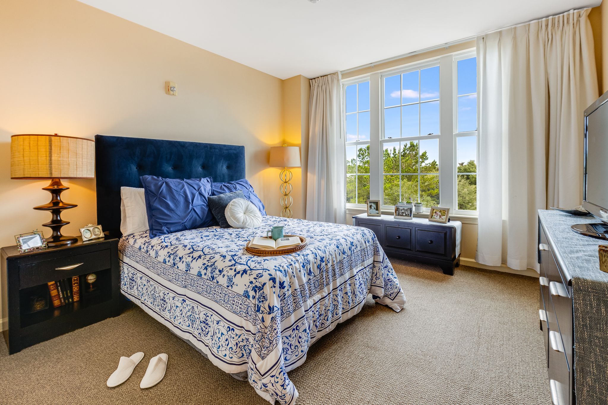 Sunrise of Jacksonville | Model Suite Bedroom