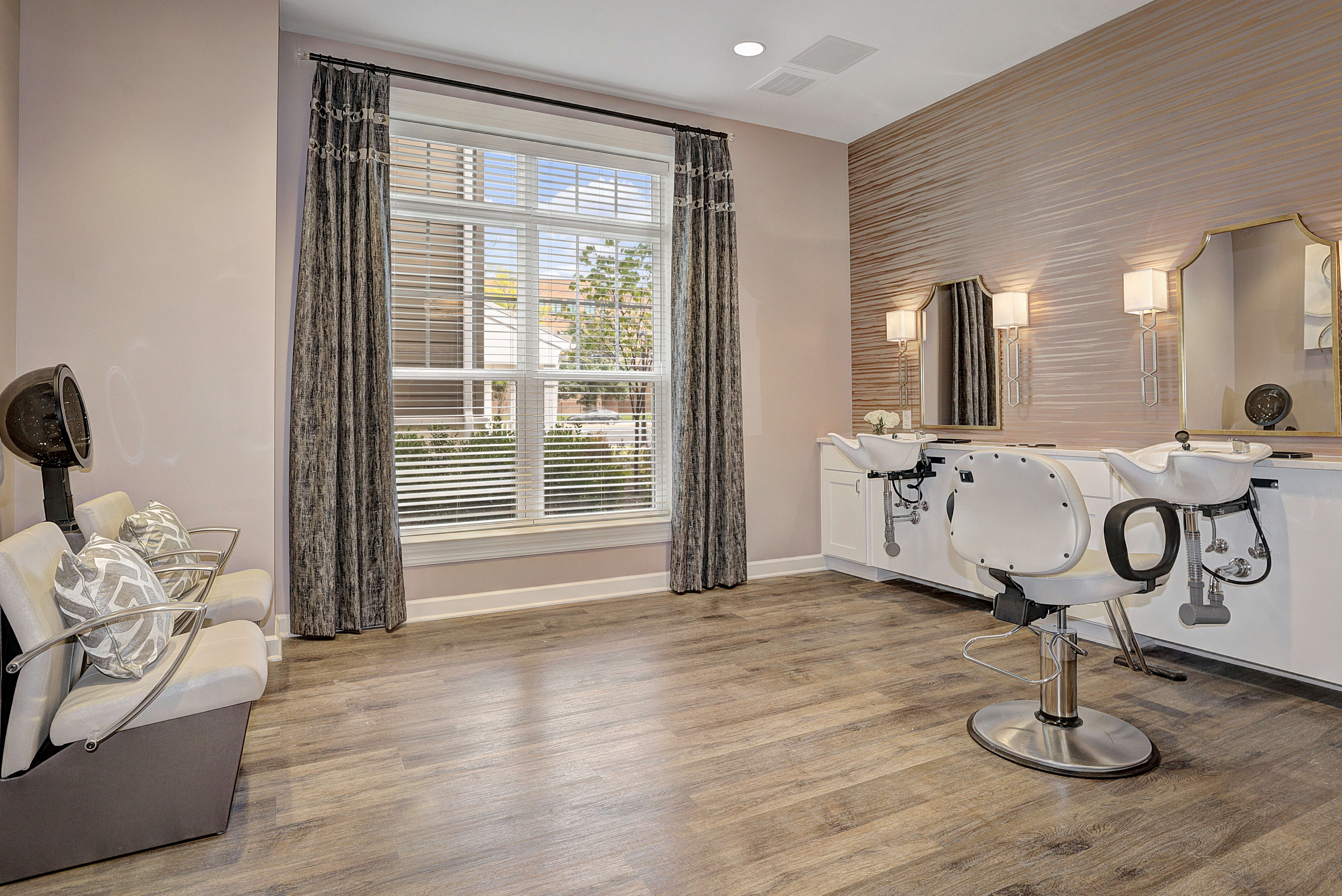 Salon | Sunrise of New Dorp