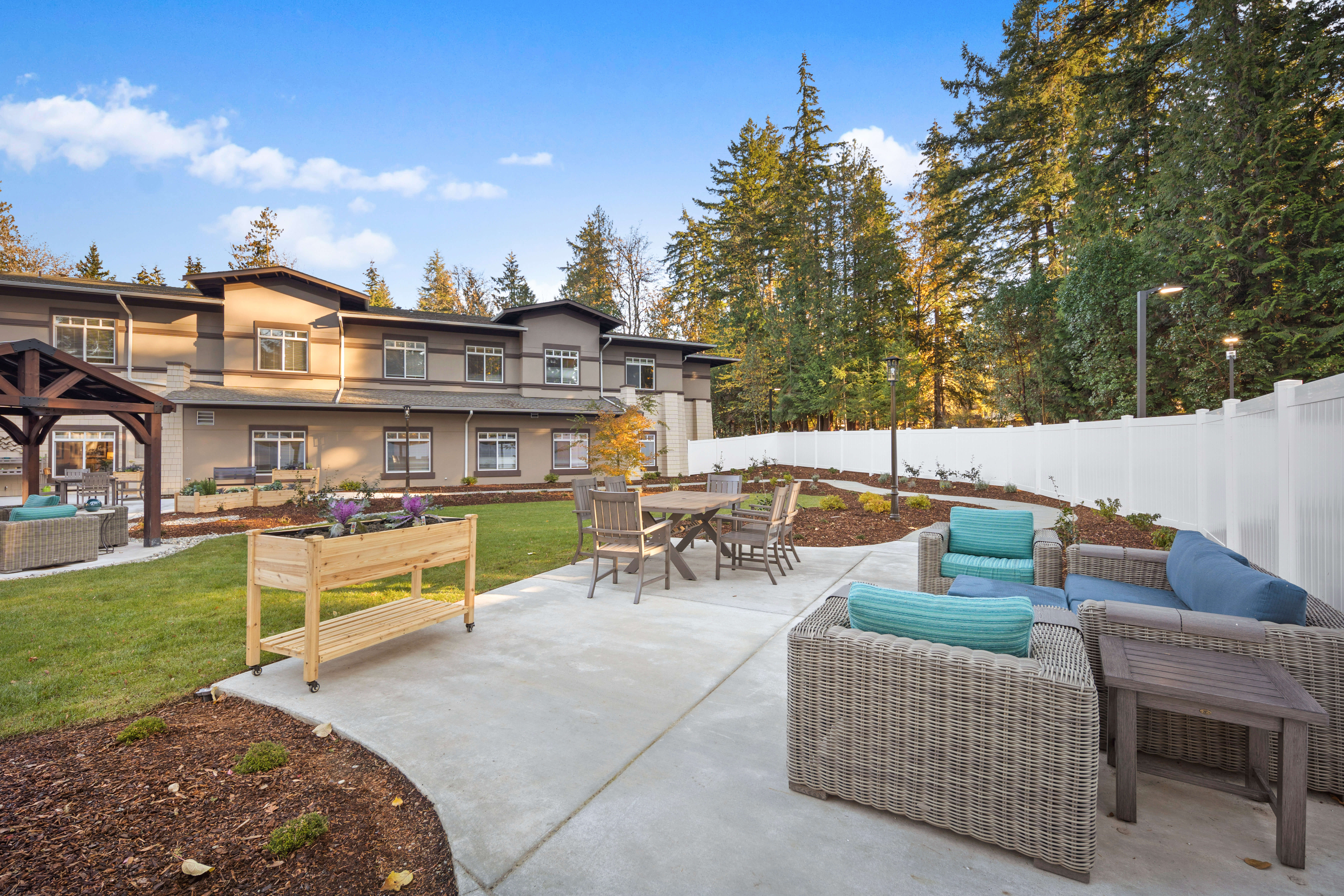 Exterior | Sunrise of Redmond