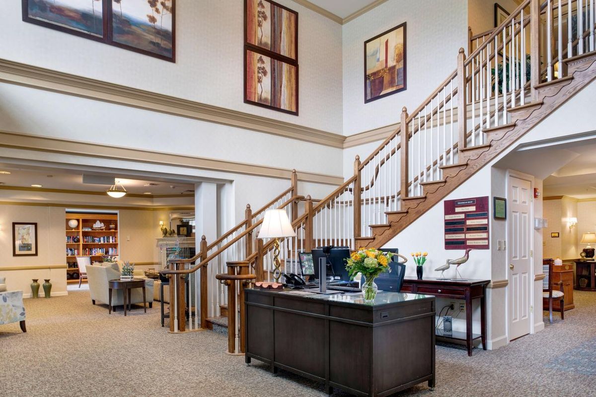 Sunrise of Beaconsfield I lobby