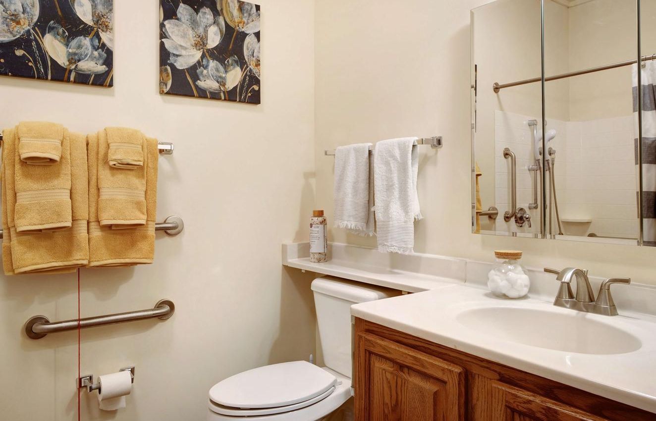 Sunrise of Westminster I model bathroom