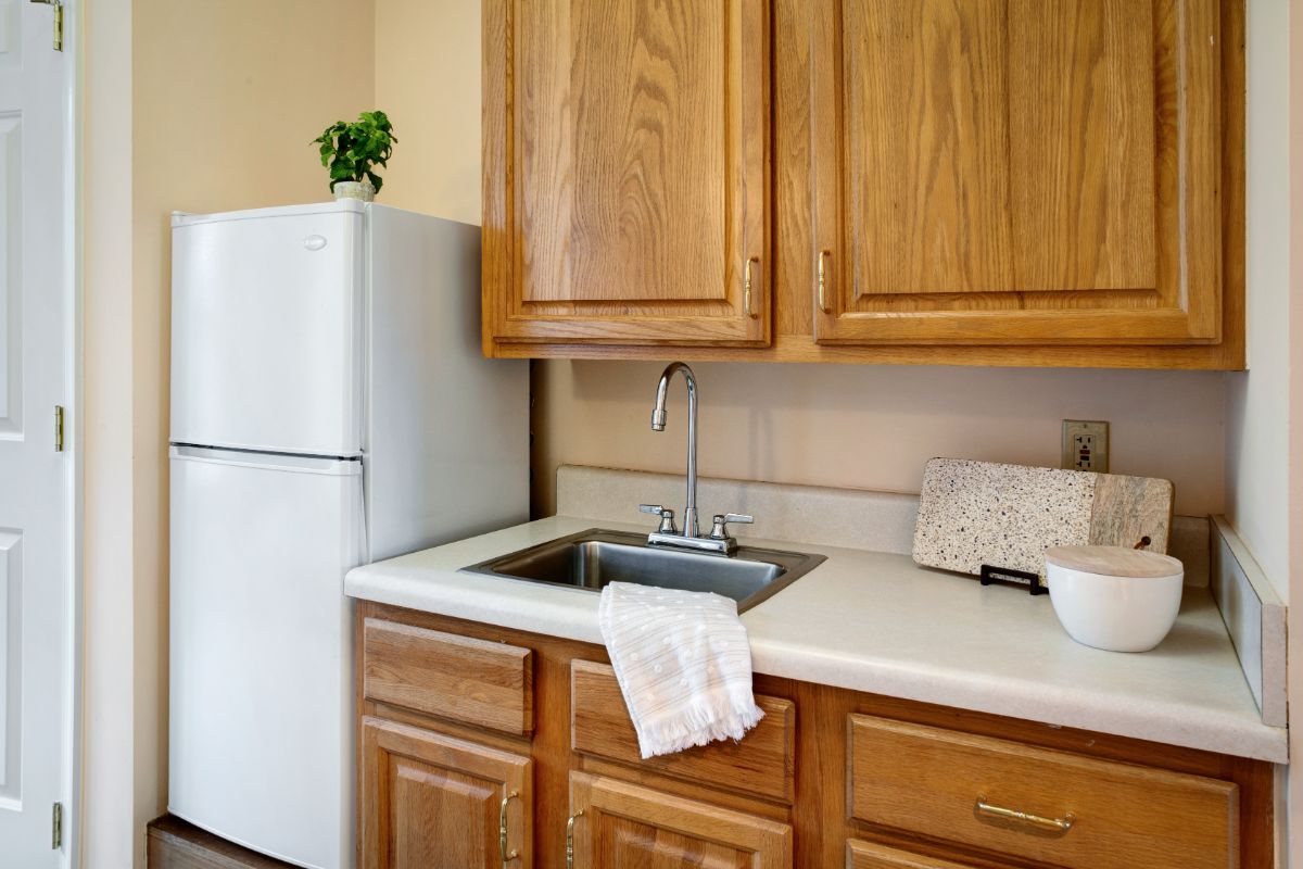 Sunrise of Wilmington | Model Kitchenette
