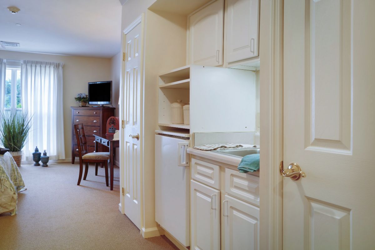 Sunrise of Findlay Suite Kitchen Area