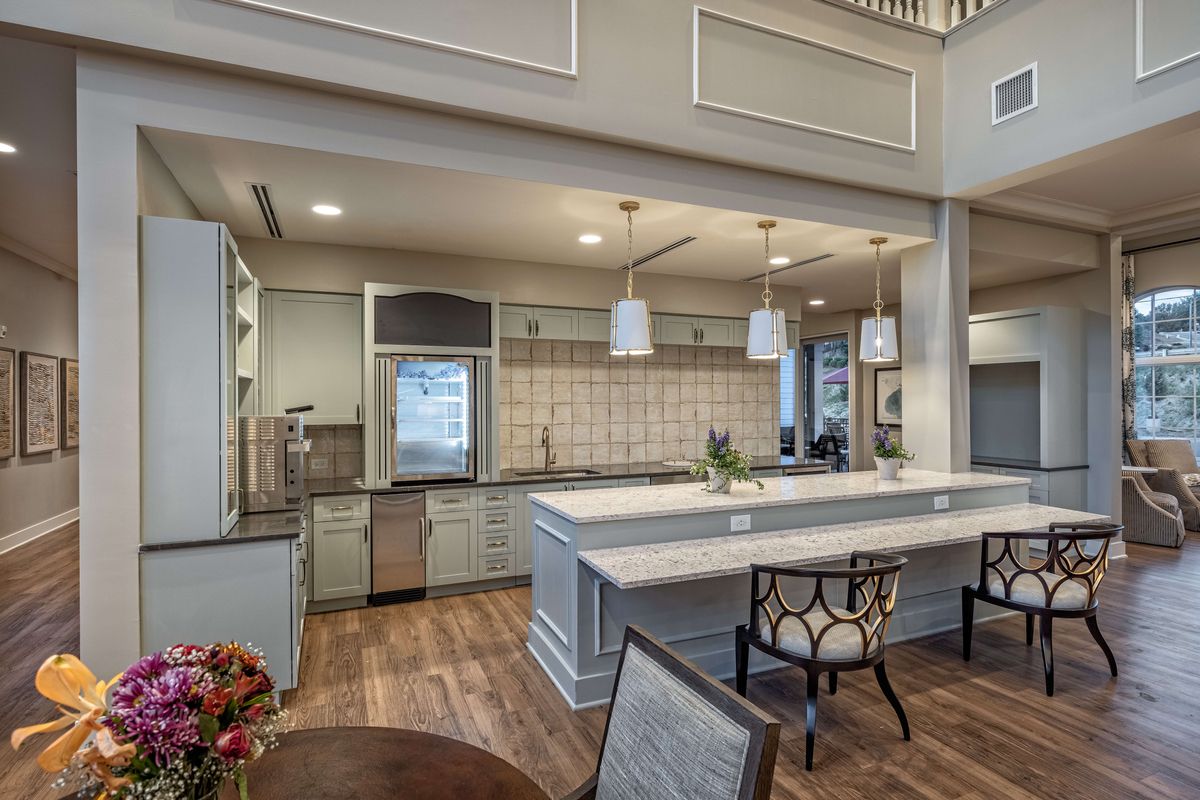 Varenita of West Cobb | Bistro Image